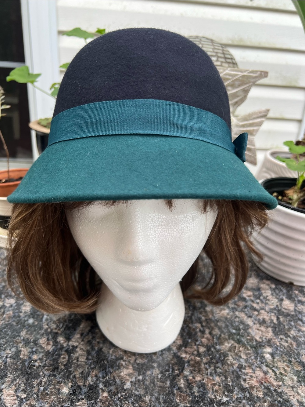August Accessories Black & Teal Wool Cloche Hat Adjustable